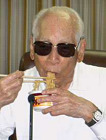 Momofuku Ando, que morreu aos 96 anos